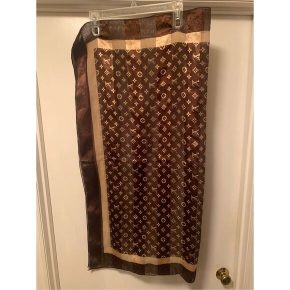 Louis Vuitton Scarf Monogram Silk 38" x 40" - Picture 2 of 5